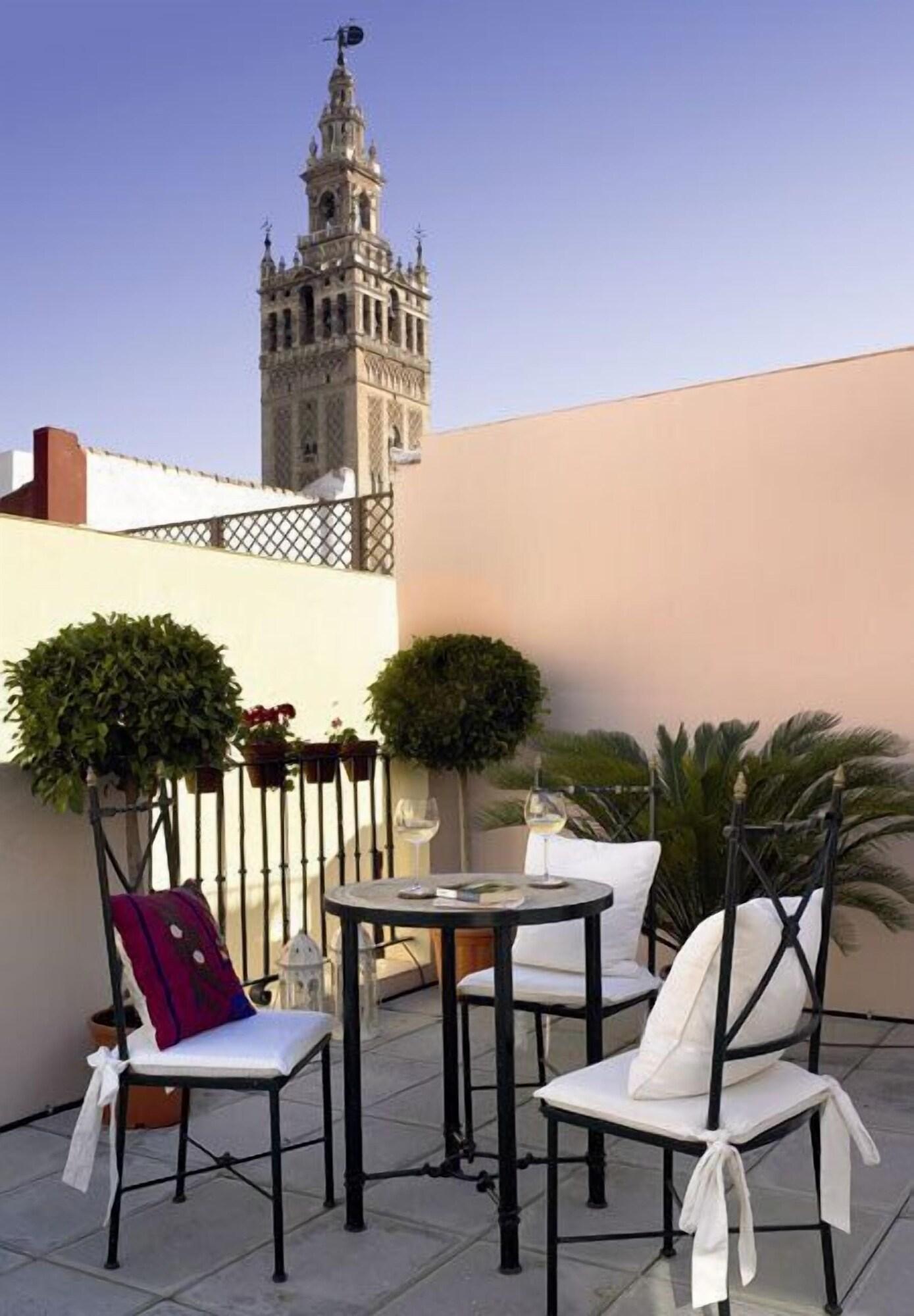 Life Apartments Giralda Suites Seville Room photo